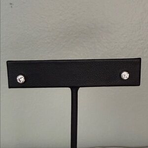 Platinum Diamond Stud Earrings PT850 .30cttw Classic Round Studs